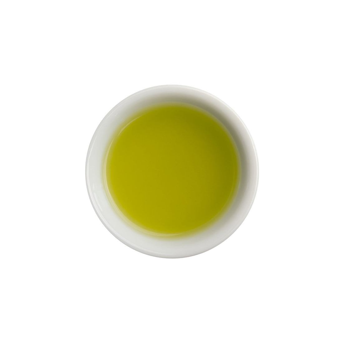 Ein ansprechendes Foto von unserem aufgebrühten Grünen BIO Tee Cloudy Lake Sencha in einer Tasse.