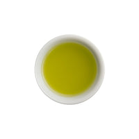 Ein ansprechendes Foto von unserem aufgebrühten Grünen BIO Tee Cloudy Lake Sencha in einer Tasse.