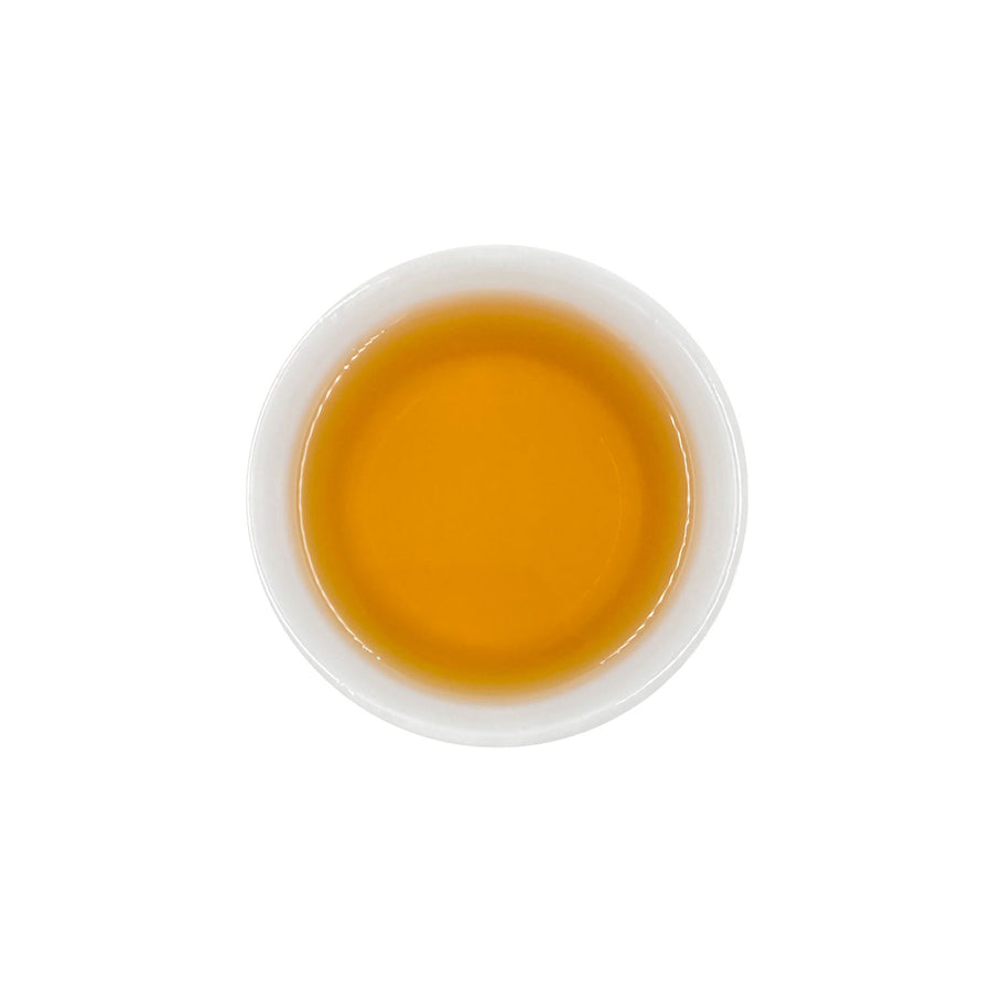 Ein ansprechendes Foto von unserem aufgebrühten BIO Kräutertee M∙O∙M in einer Tasse.