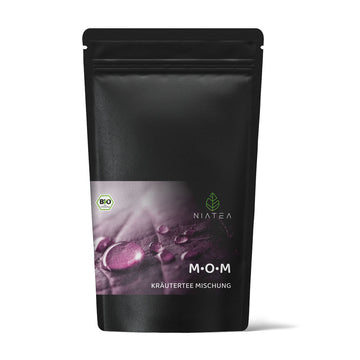 Ein ansprechendes Foto unserer Teeverpackung für den BIO Kräutertee M∙O∙M für stillende Mütter.